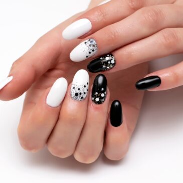 Trend: “black & white” manicure